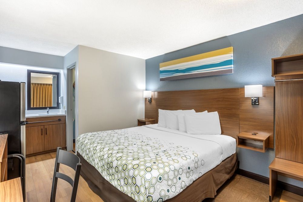 HomeTowne Studios by Red Roof Danville, PA