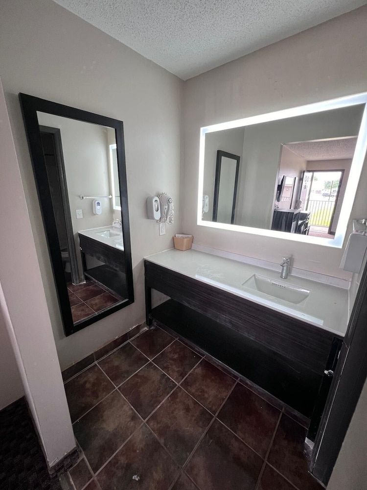 Country Nights Inn Standard Double Room 7