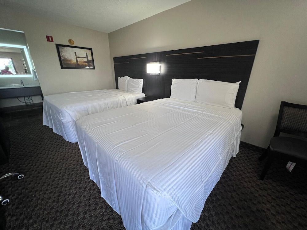 Country Nights Inn Standard Double Room 5