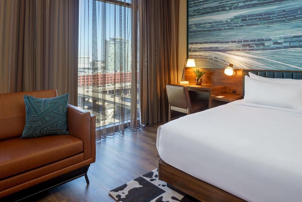 Deluxe Room, 1 King Bed (High Floor)
