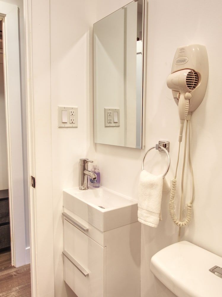 Vermont Suites Economy Studio 8