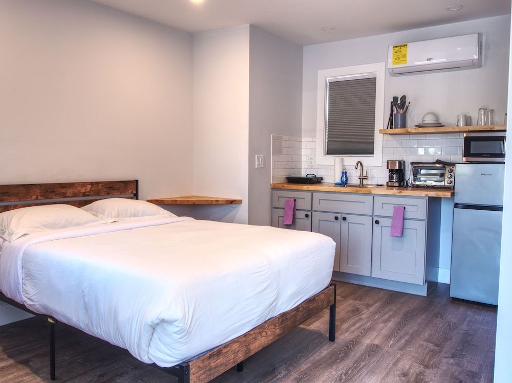 Vermont Suites Economy Studio 3