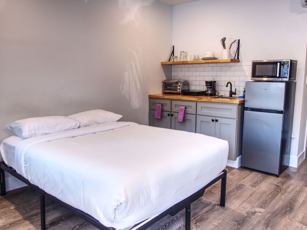 Vermont Suites Economy Studio