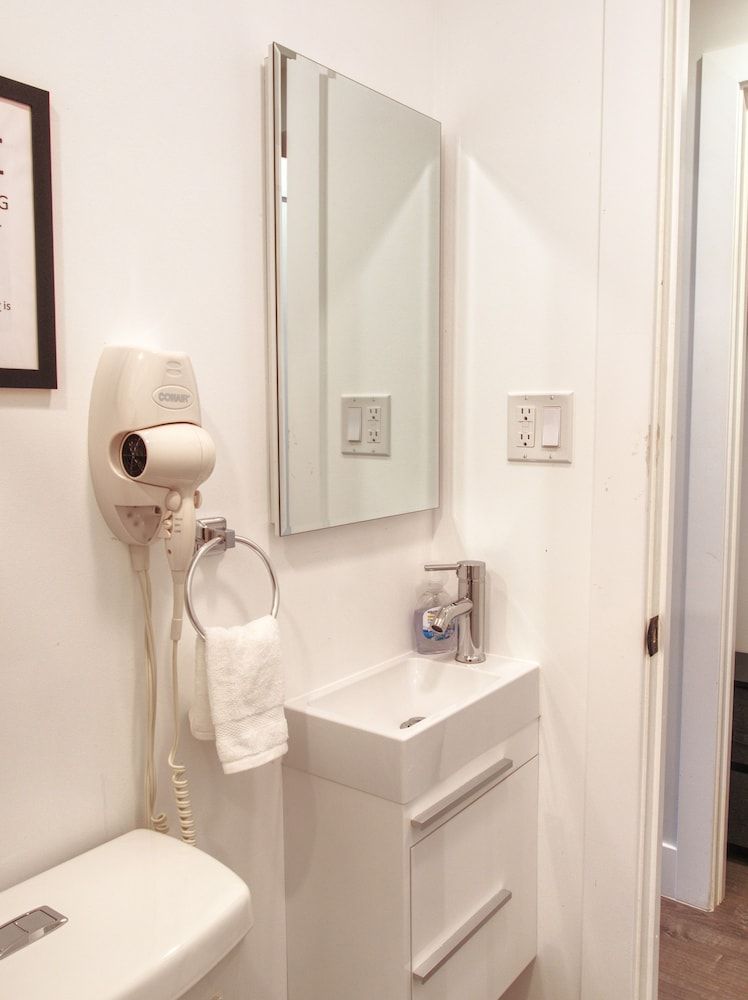 Vermont Suites Economy Studio 5