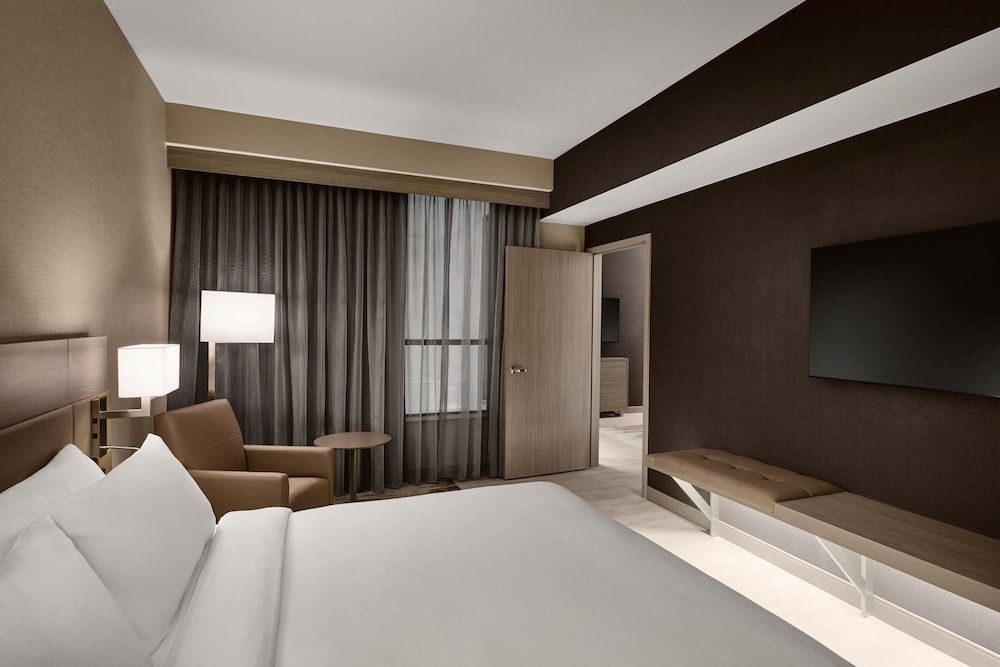 AC Hotel by Marriott Kansas City Downtown Suite, 1 Bedroom