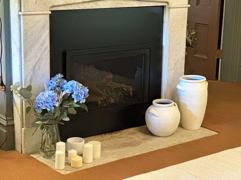 The Underwood-Hale House Signature Apartment, Garden View 11