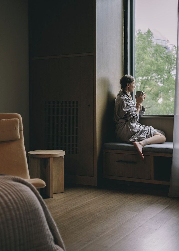 Stonebreaker Hotel Deluxe Room, 1 King Bed, Resort View 12