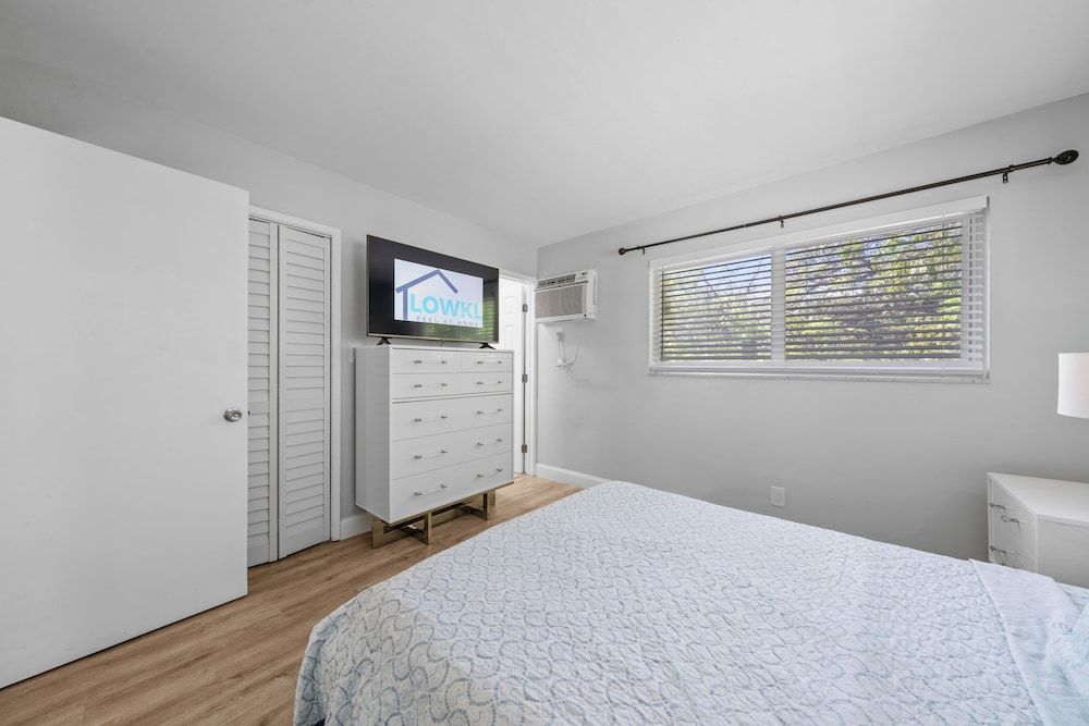 Premium, Queen and Sofa Bed, 1 Bedroom, Courtyard View, Patio, Kitchen