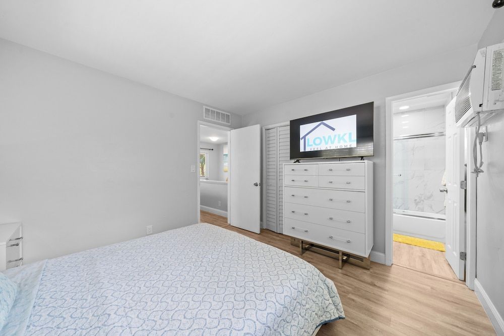 Deluxe, Queen and Sofa Bed, 1 Bedroom, Courtyard View, Kitchen