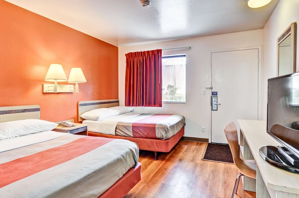 Deluxe Room, 2 Double Beds, Non Smoking, Refrigerator & Microwave