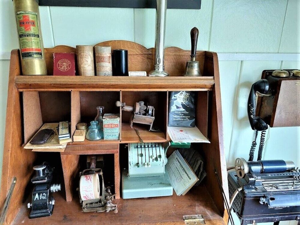 Siltcoos Station Retreats Cabin, 1 Bedroom, Kitchen, Lake View 9