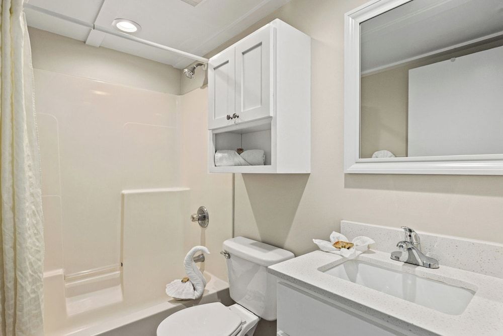 Sandpiper Beacon Beach Resort Studio Kitchen King Only Beach Front 3