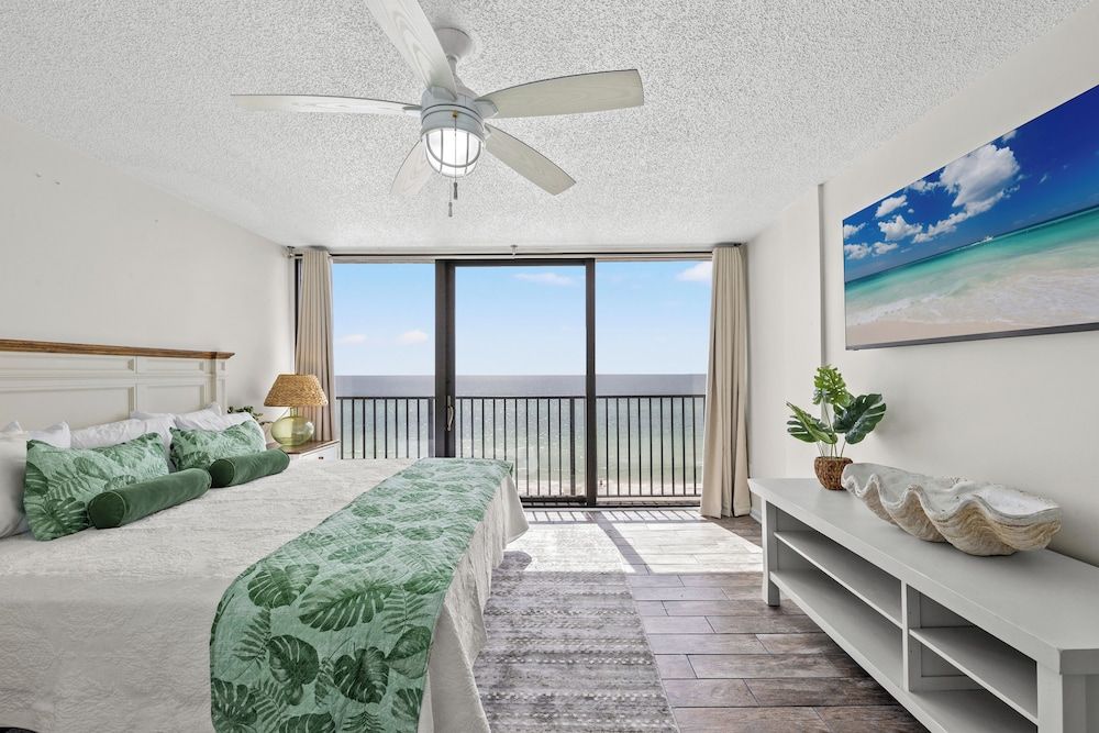 "Island Palm" - 2 Bedroom 2 Bath Beachfront Condo