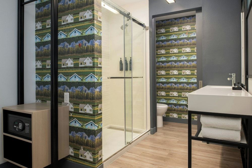 Aloft Sacramento Airport Natomas Room, 1 King Bed 3