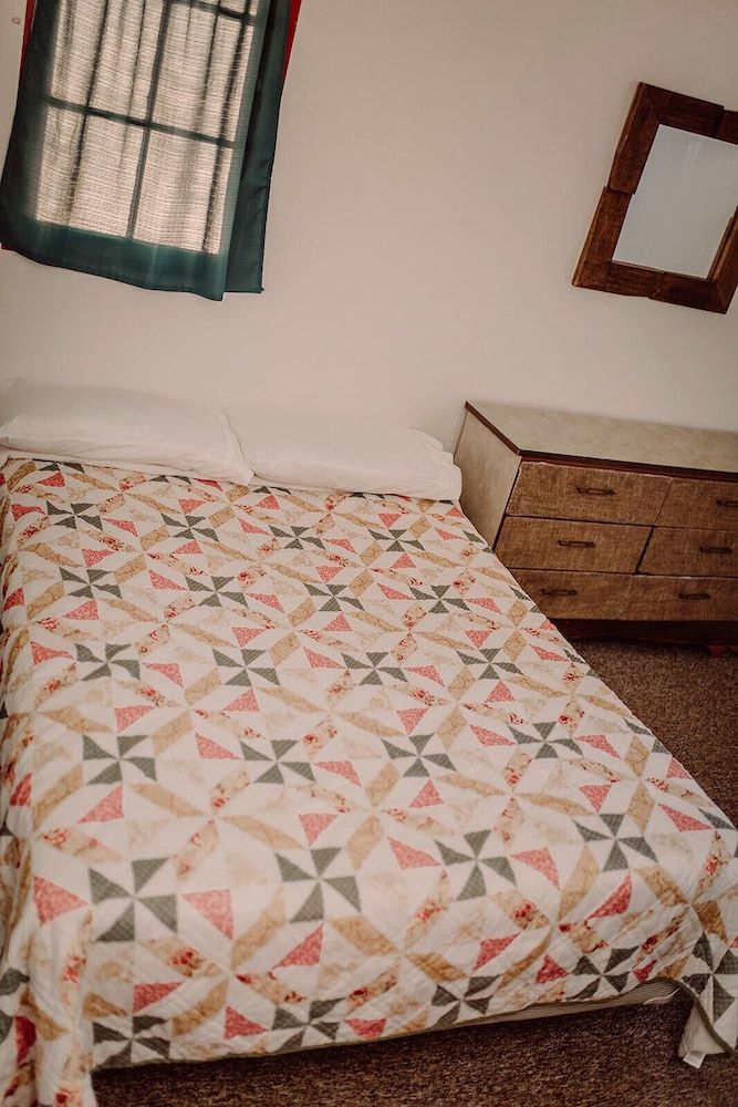 Cabin, 3 Bedrooms, Partial Lake View, Mountainside