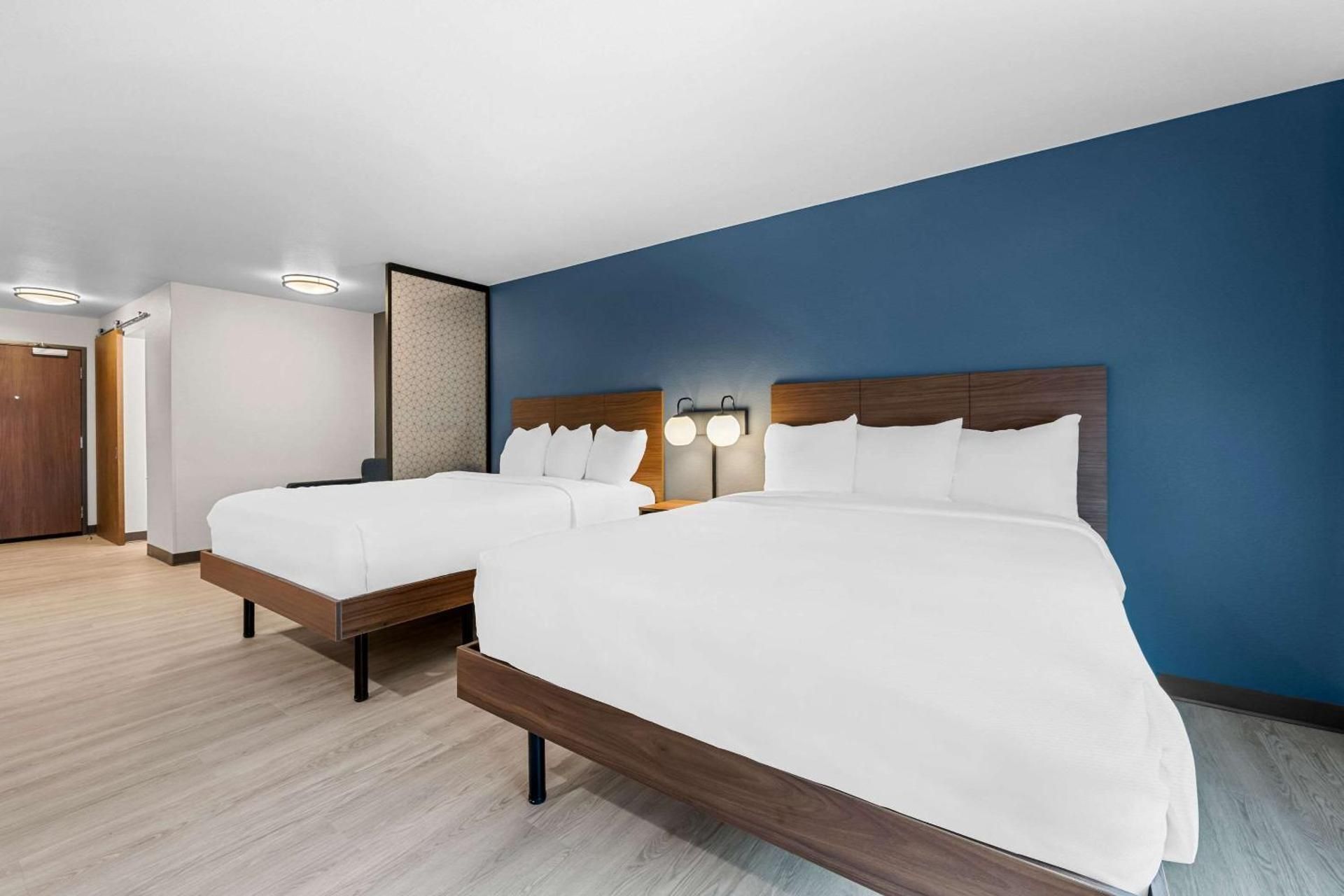 Everhome Suites Fayetteville near Fort Bragg Queen Suite with Two Queen Beds and Roll-In Shower - Disability Access/Non Smoking