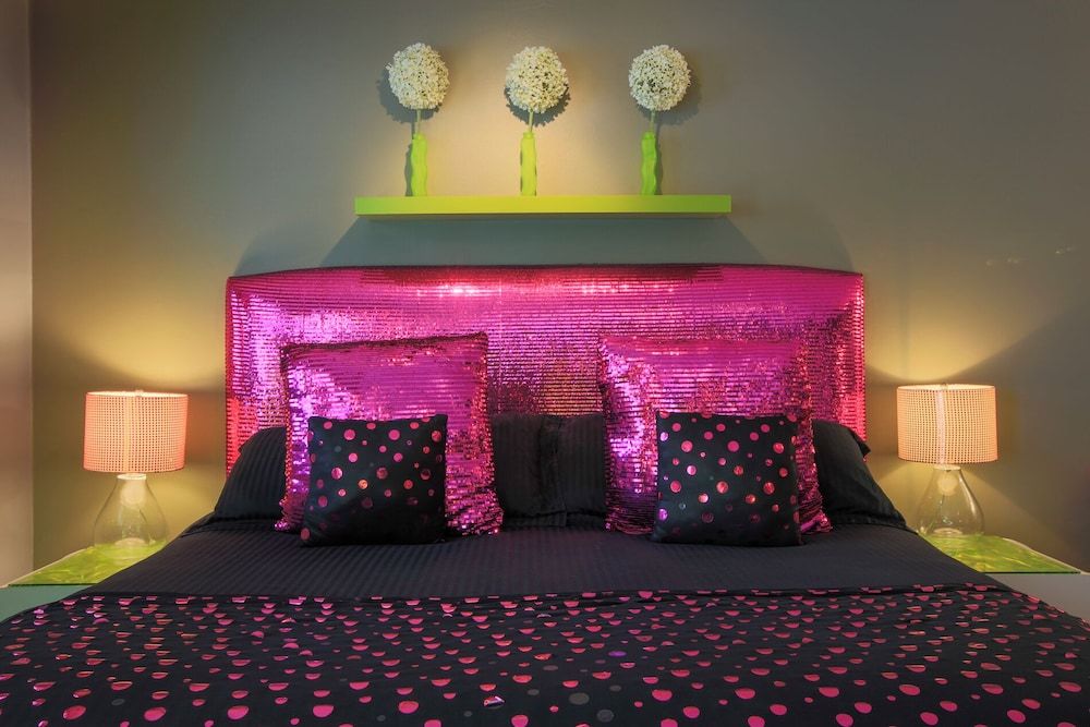 Classic Contemporary 6