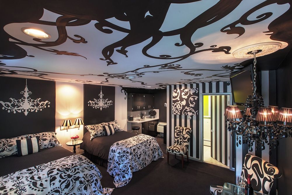 Classic Contemporary 3