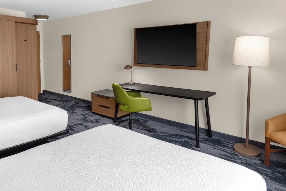 Standard Room, 2 Queen Beds, Non Smoking (Mobility/Hearing Accessible, Tub)