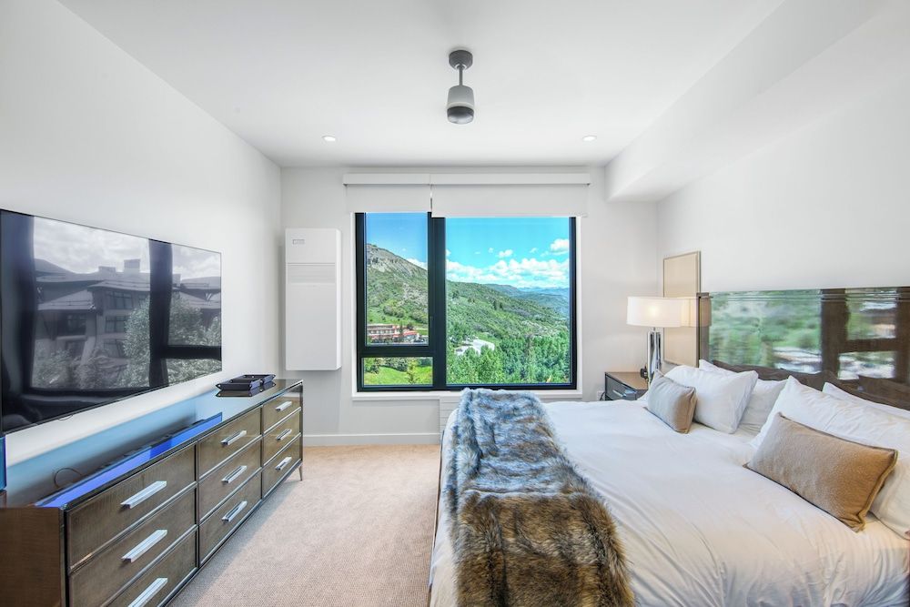 Electric Pass Lodge 304