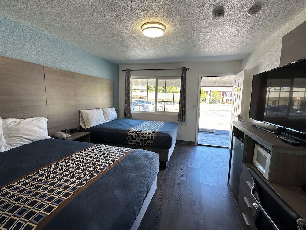 Sands Motel Basic Double Room 5