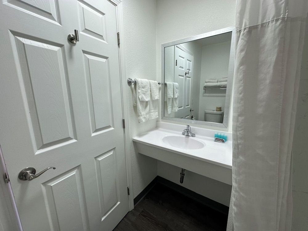 Sands Motel Basic Double Room 8