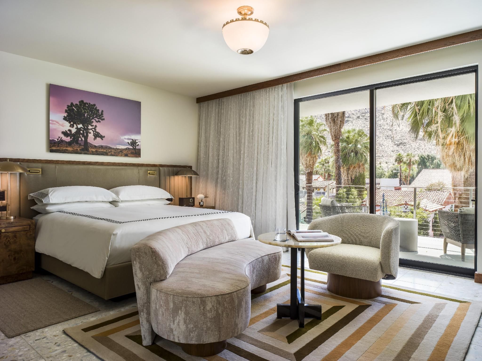 1 King Bed View Room With Balcony