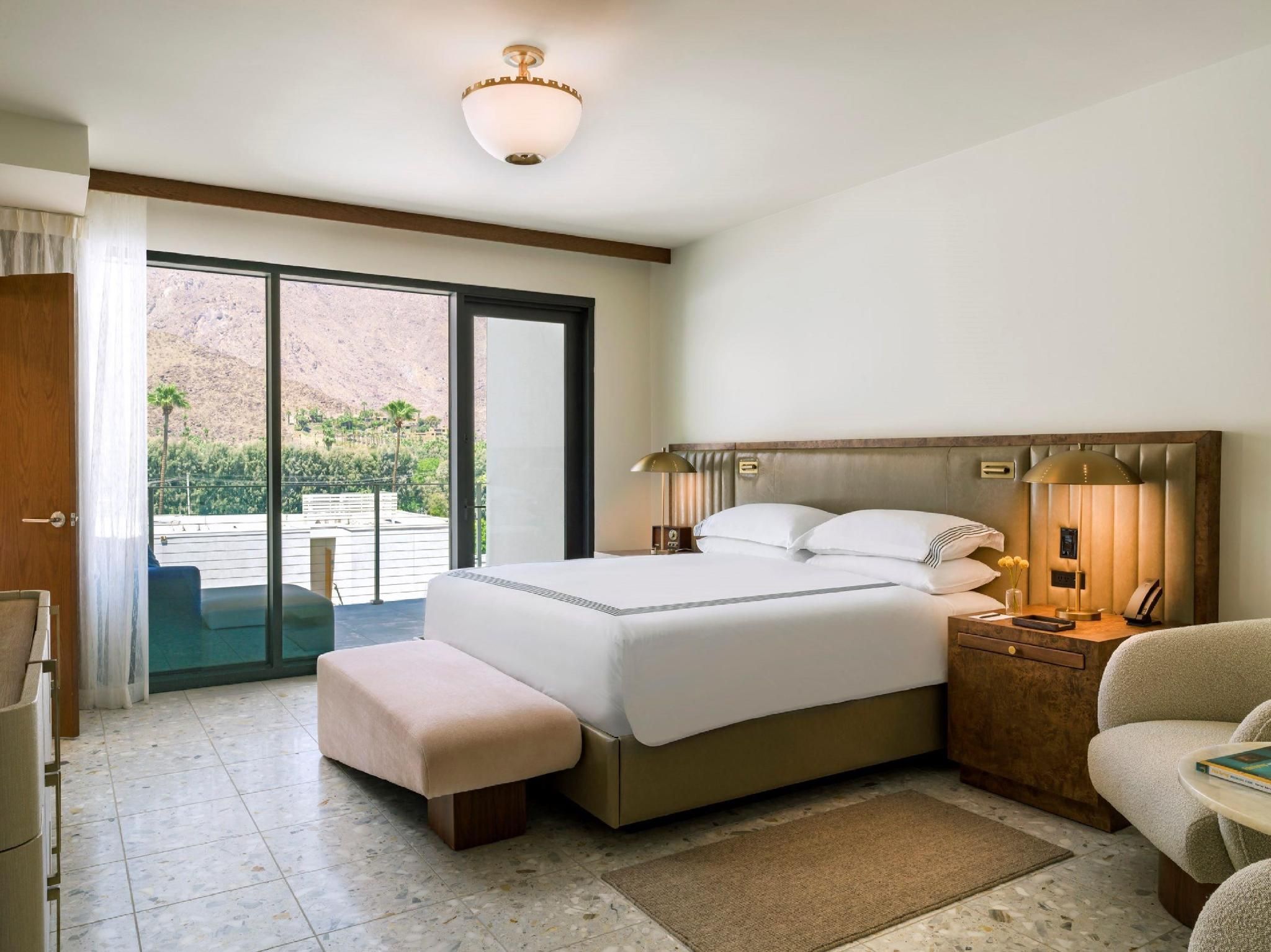 Las Palmas Upper Stories Suite