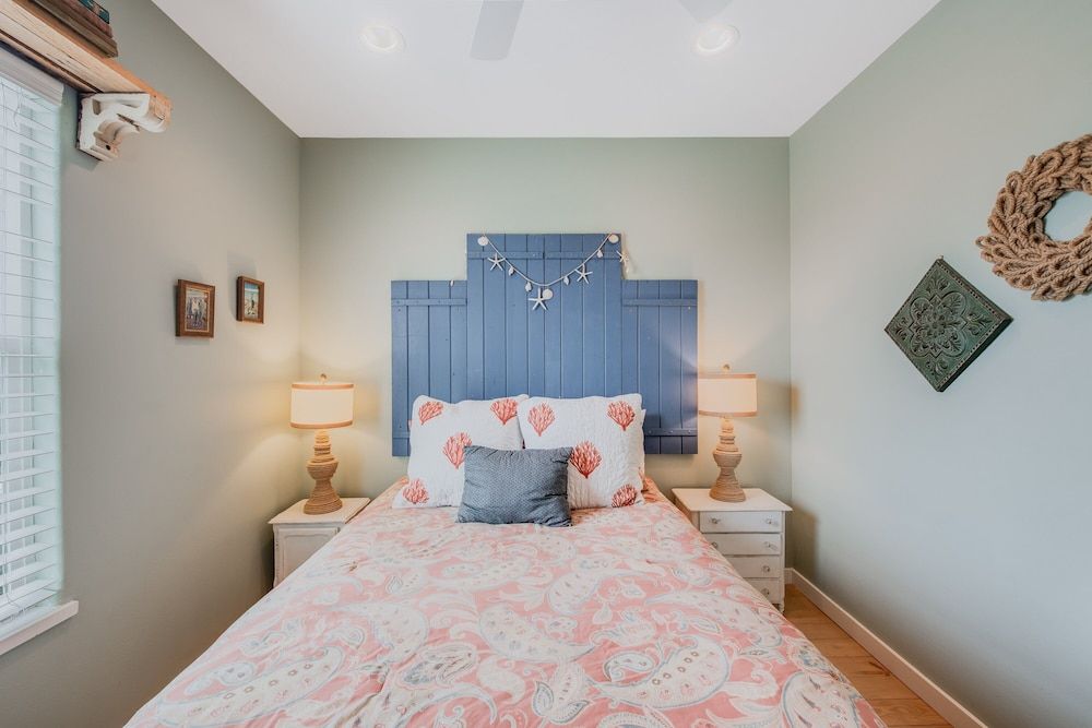 House, Multiple Beds, Patio, Pool View (Caney Creek Beach Club)