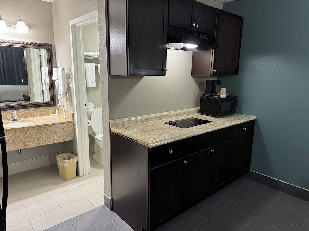 Homegate Inn And Suites Collierville TN Deluxe Studio 5