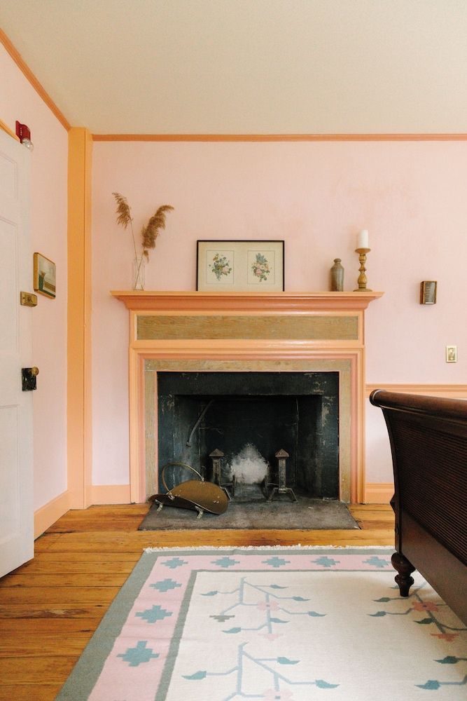 Eileen of Mystic Suite 1: The Pink Room 4