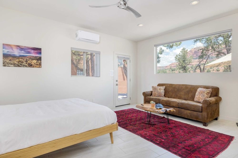 House (4 Bedrooms)