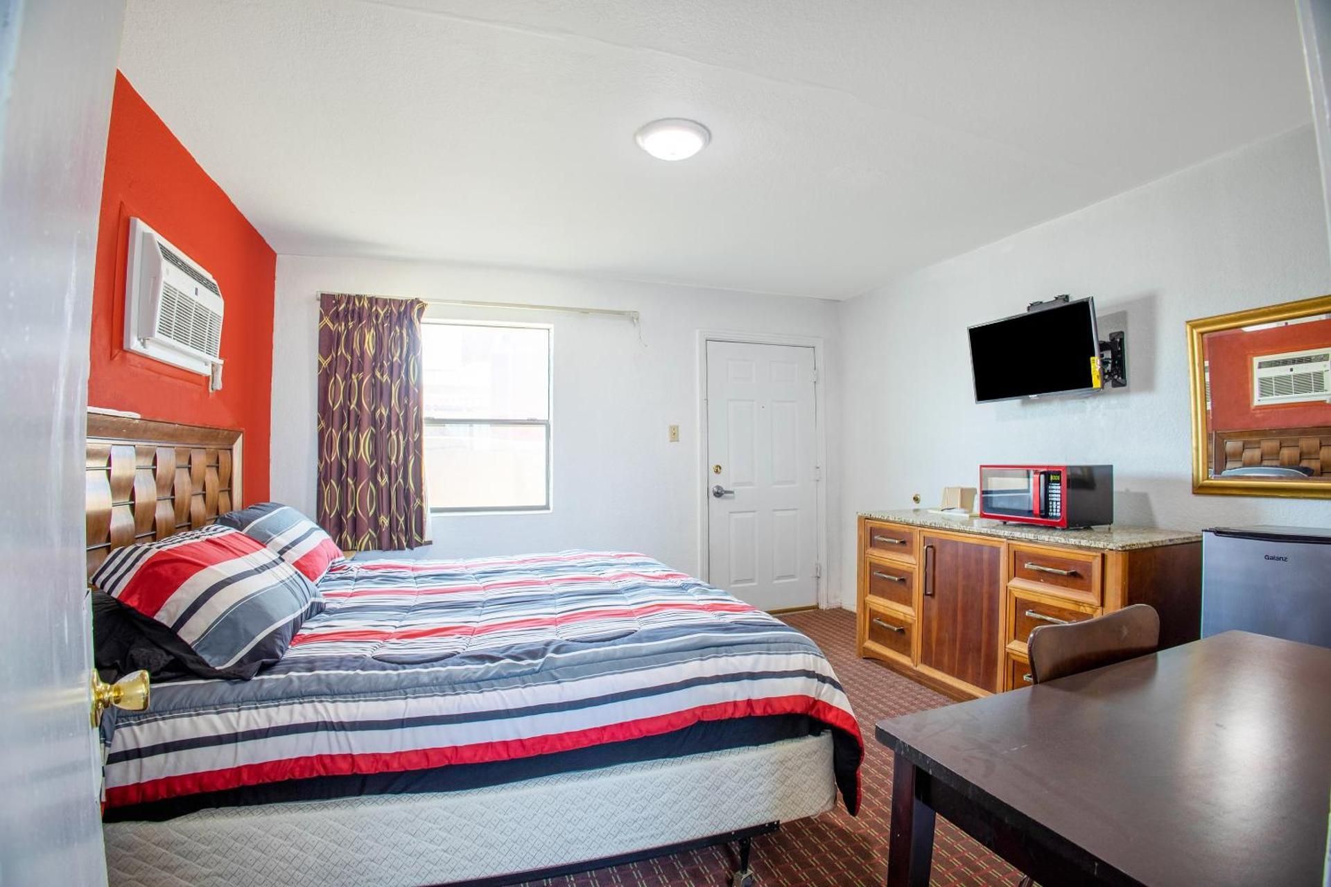 King Bed Accessible