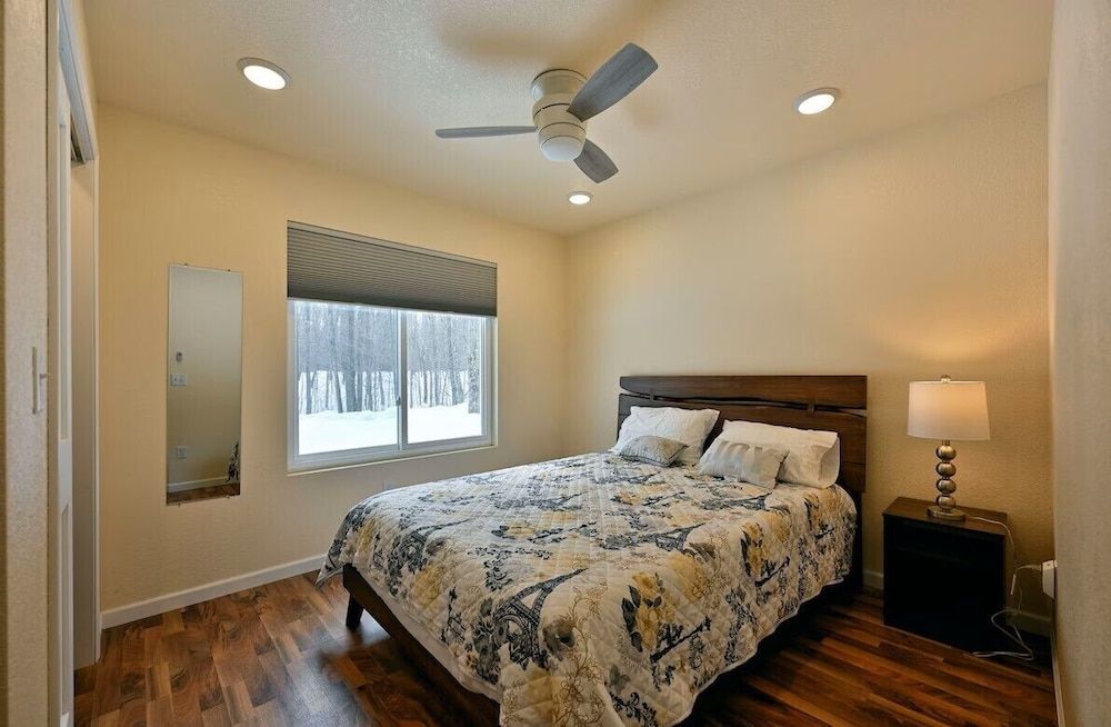 House, Multiple Beds, Patio, River View (Tri Lake House Duplex Side A and B)