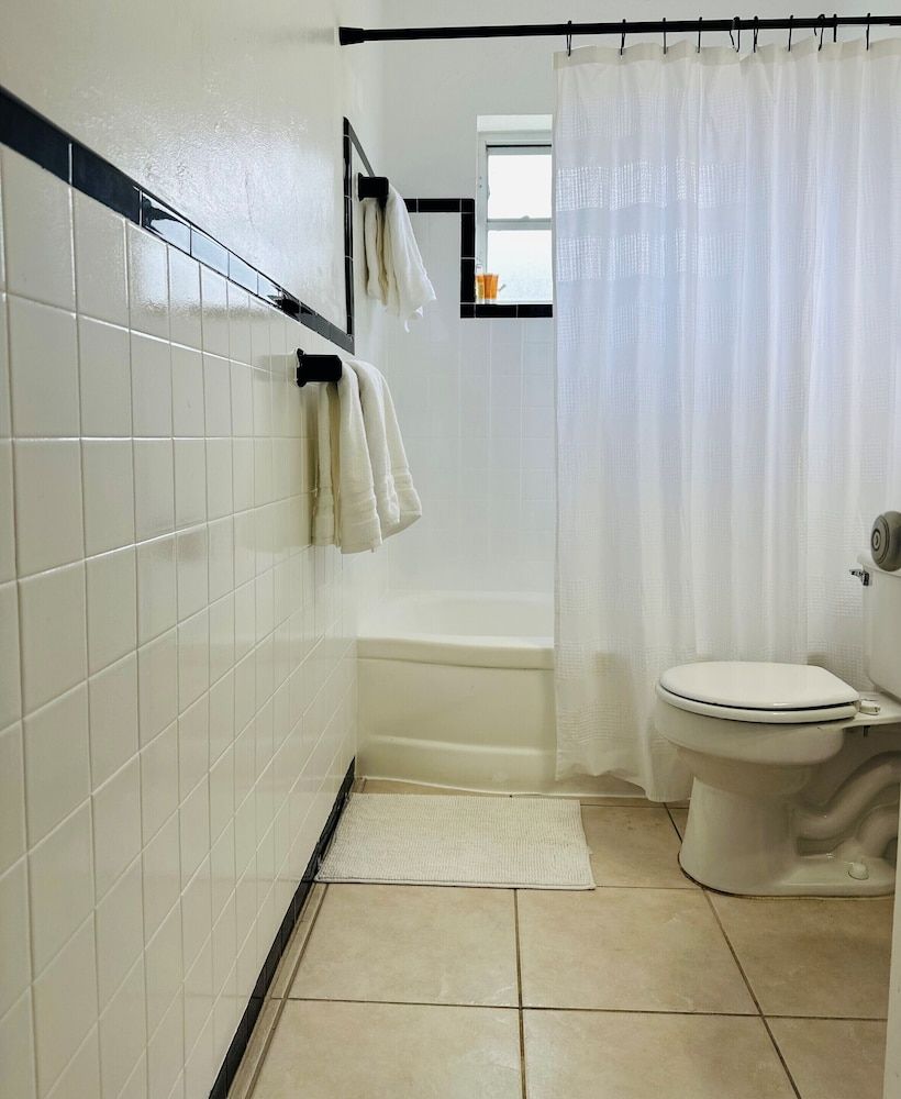 Wilton Manors Guesthouse Wilton Manors Guesthouse 2 3