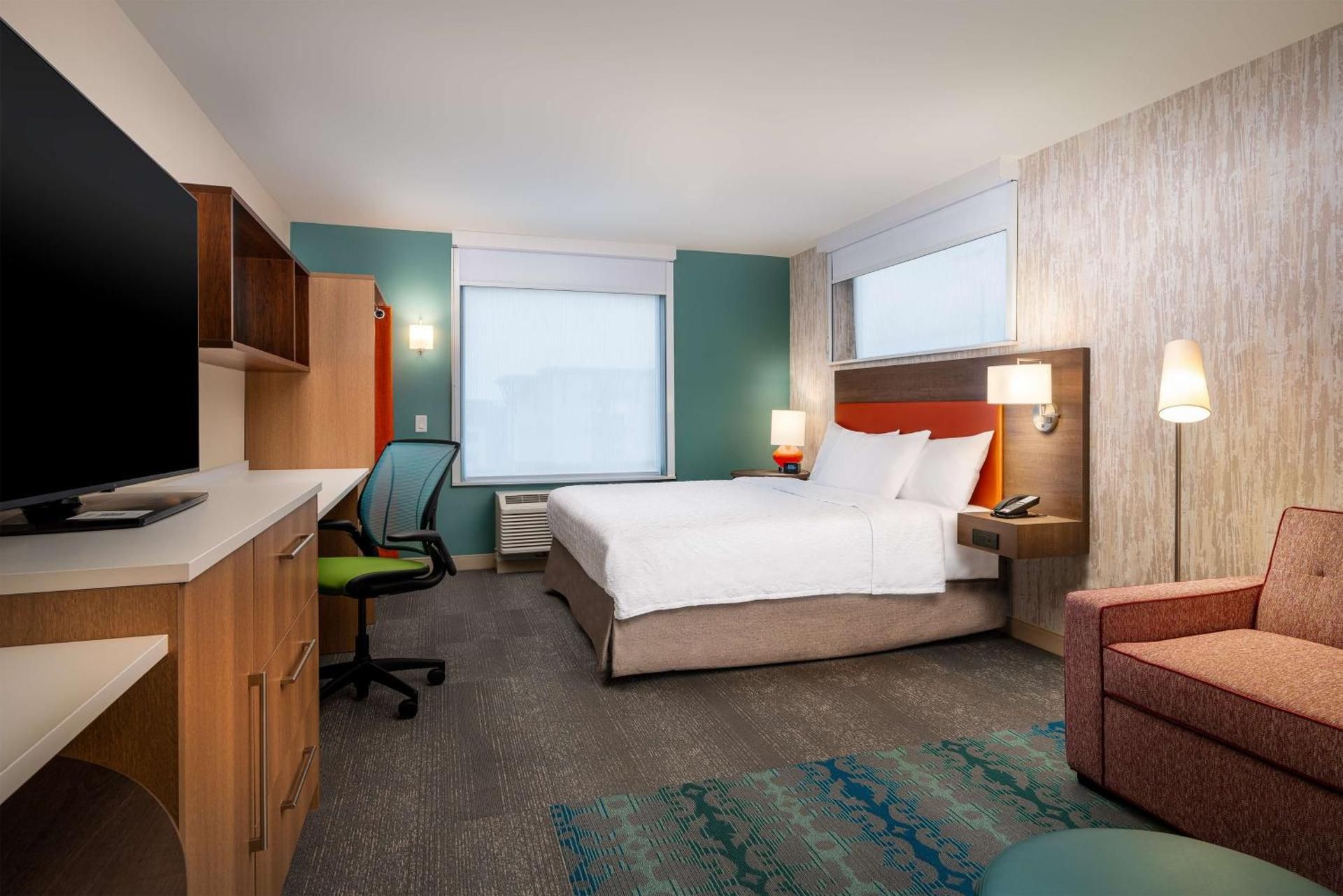 1 King Accessible Tub Studio Suite