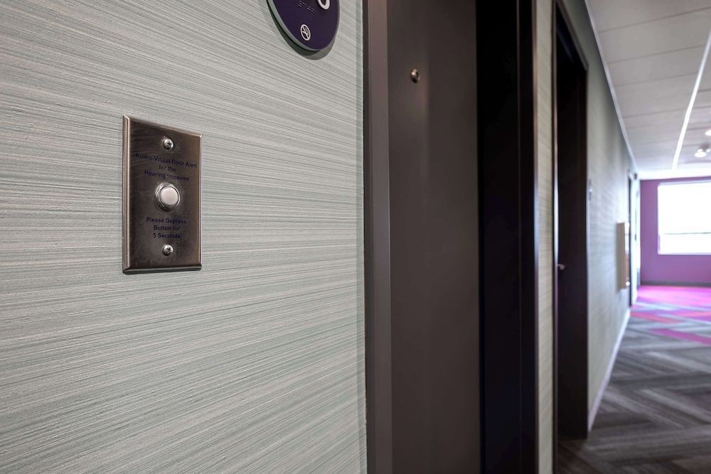 Tru By Hilton Anderson Room, 1 King Bed, Accessible (Hearing) 7