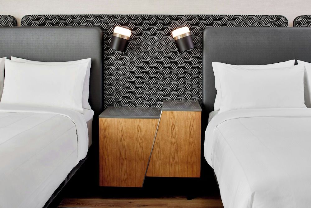 Hotel Celare, Cincinnati Midtown, a Tribute Portfolio Hotel Room, 2 Queen Beds, Non Smoking (Mobility Accessible, Tub) 2