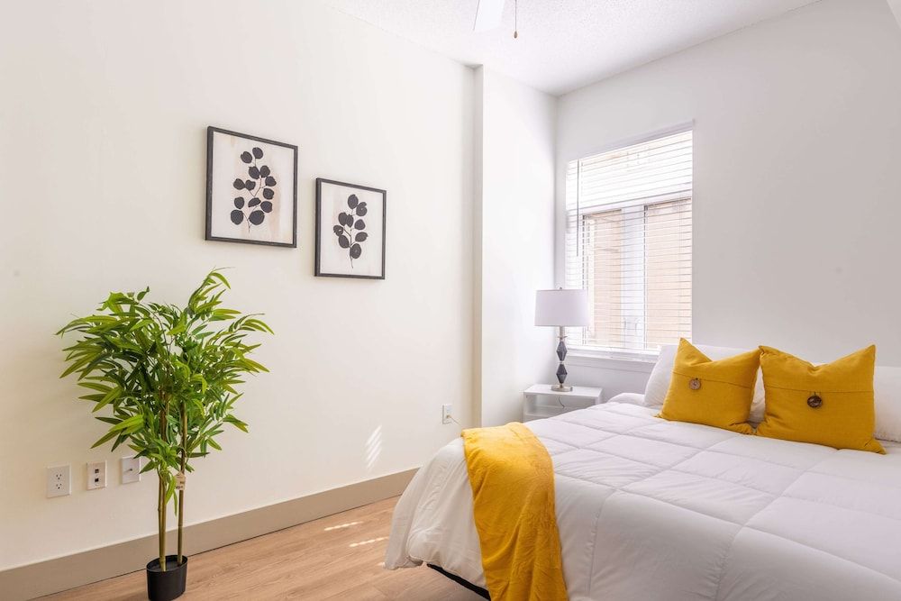 Business Apartment, City View