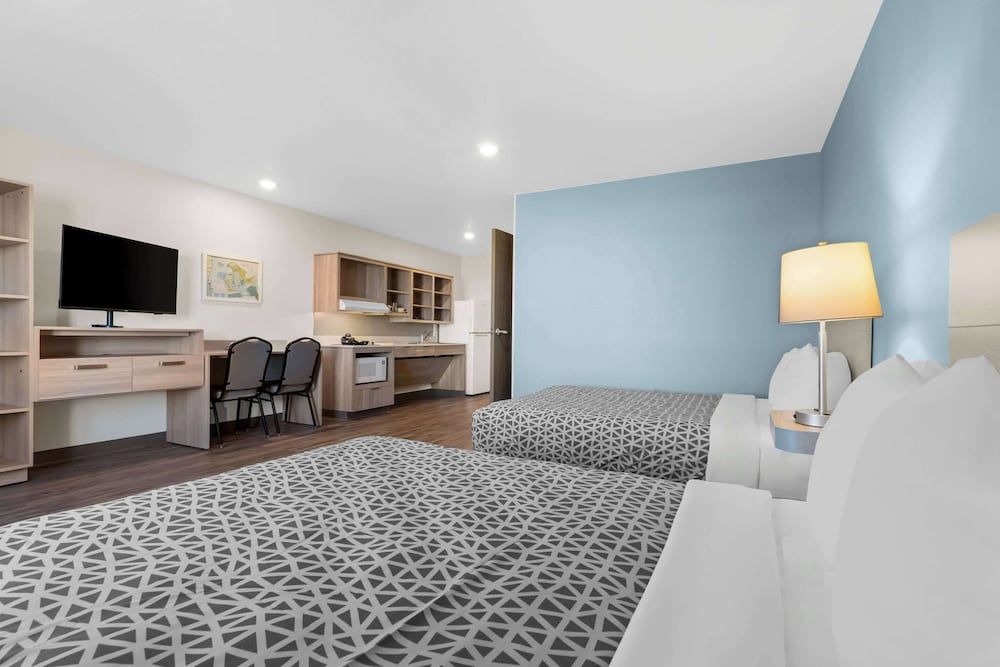 WoodSpring Suites Centennial - Denver Tech Center Suite, 2 Queen Beds, Accessible, Non Smoking 2