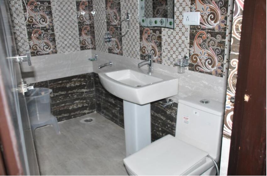 Uno Premium Dalhousie Deluxe Room Non Ac 4