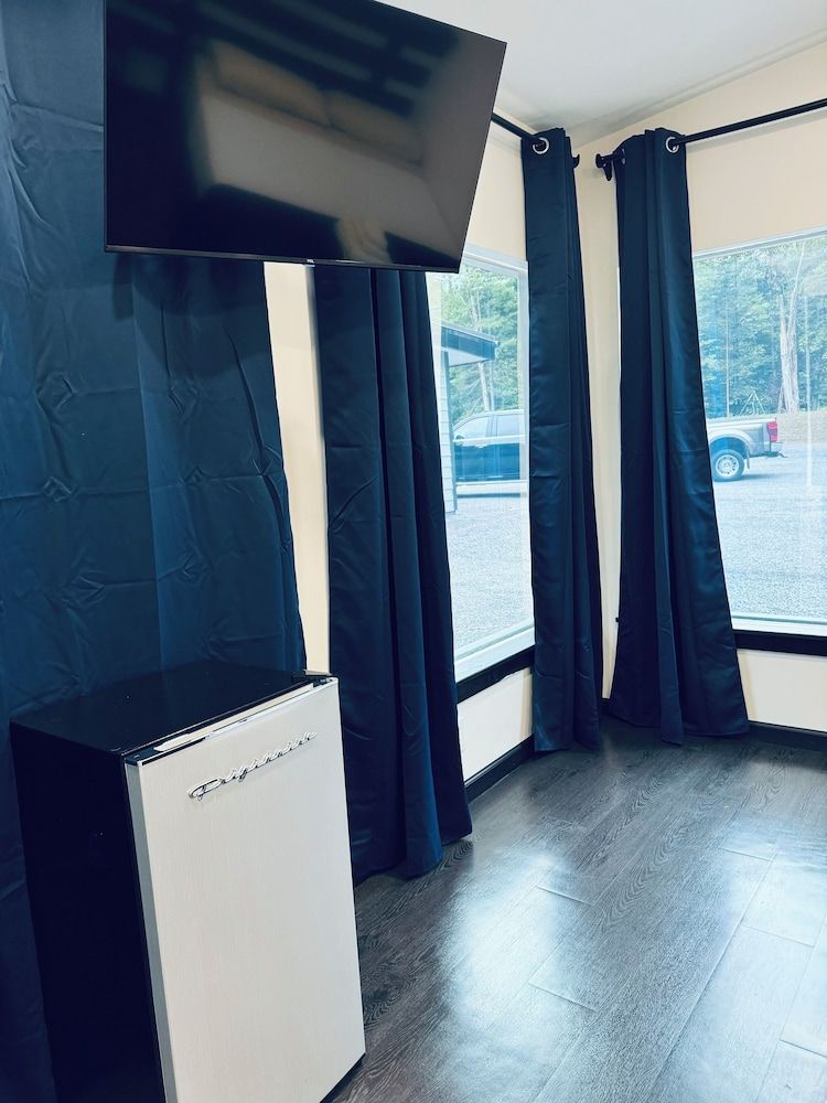 Golden Pond Cabins Comfort Double or Twin Room, 2 Queen Beds, Non Smoking, Private Bathroom 7