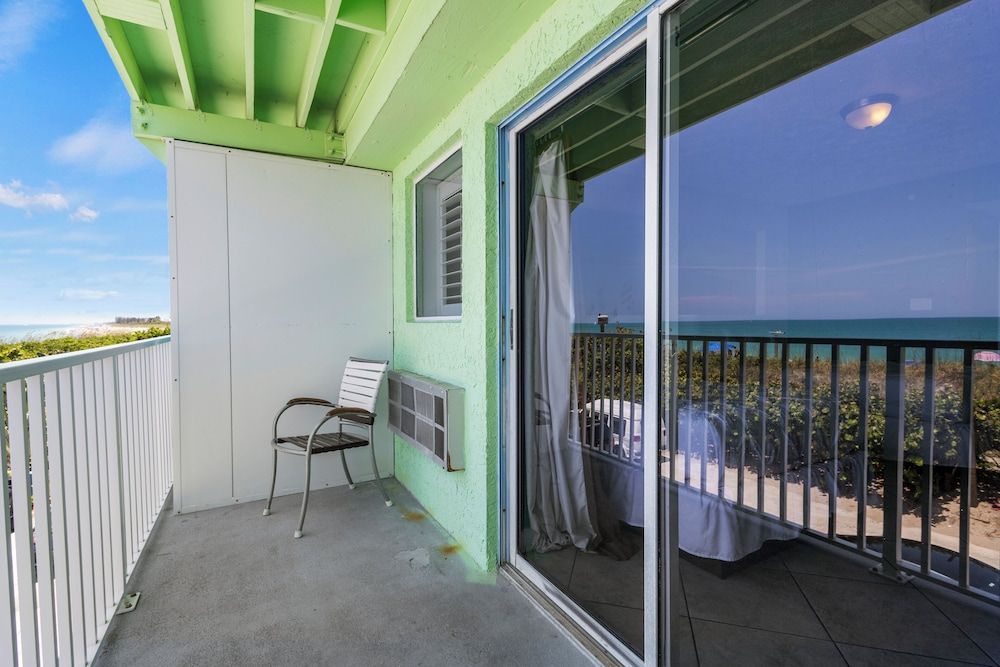 Oceanfront Inn Room, 2 Double Beds, Balcony, Ocean View (Oceanfront Inn Room #16) 3