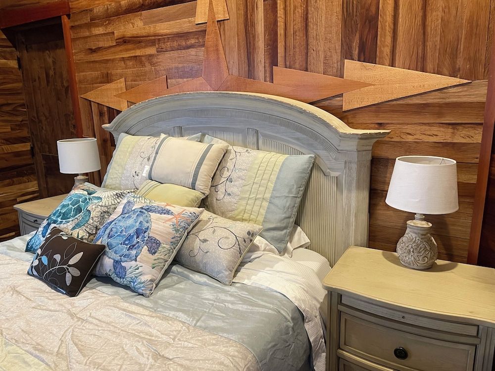 Hawaii Magic Skies Farmstay Luxury Double Room, 1 Queen Bed, Private Bathroom, Ocean View 3