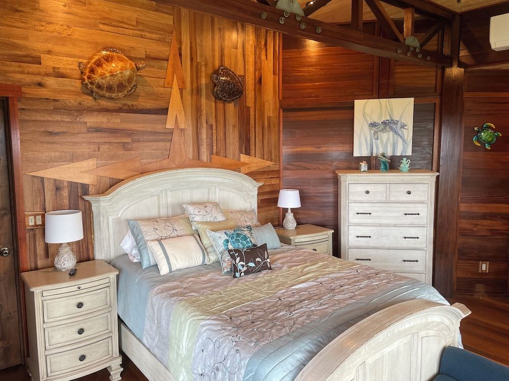 Hawaii Magic Skies Farmstay Luxury Double Room, 1 Queen Bed, Private Bathroom, Ocean View