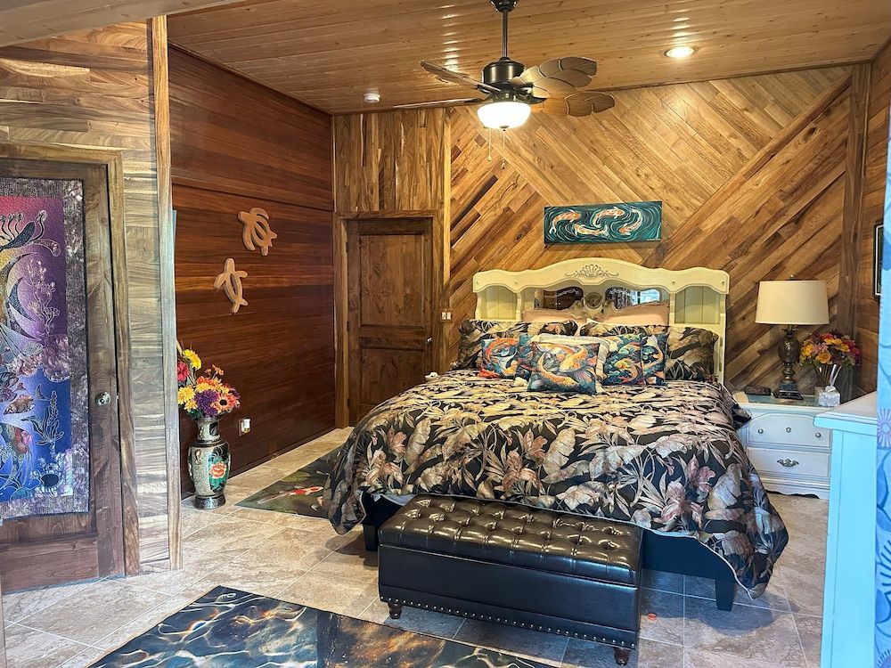 Hawaii Magic Skies Farmstay Luxury Double Room, 1 King Bed, Private Bathroom, Lagoon View 4