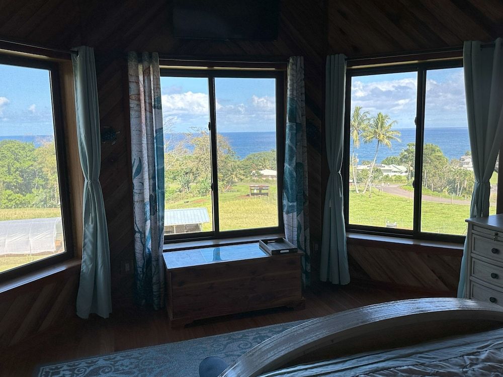 Hawaii Magic Skies Farmstay Luxury Double Room, 1 Queen Bed, Private Bathroom, Ocean View 12
