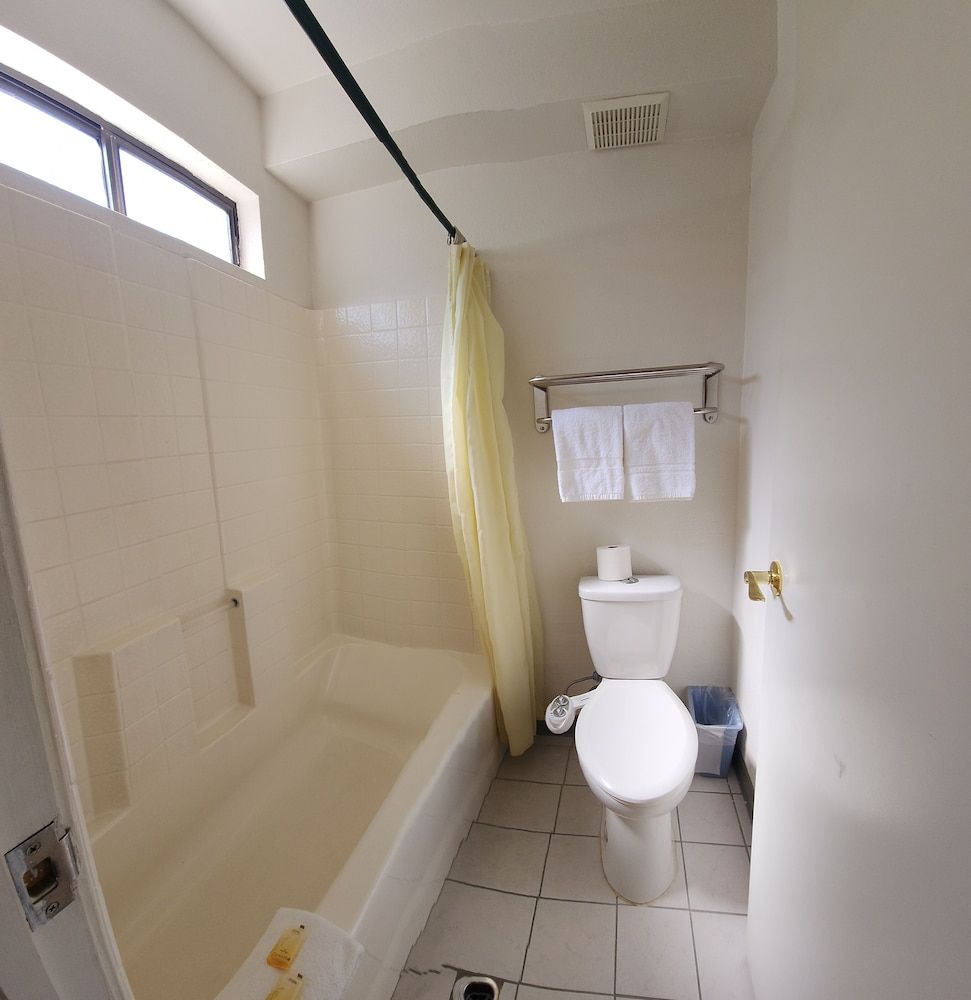 Formosa Inn Standard Double Room 7