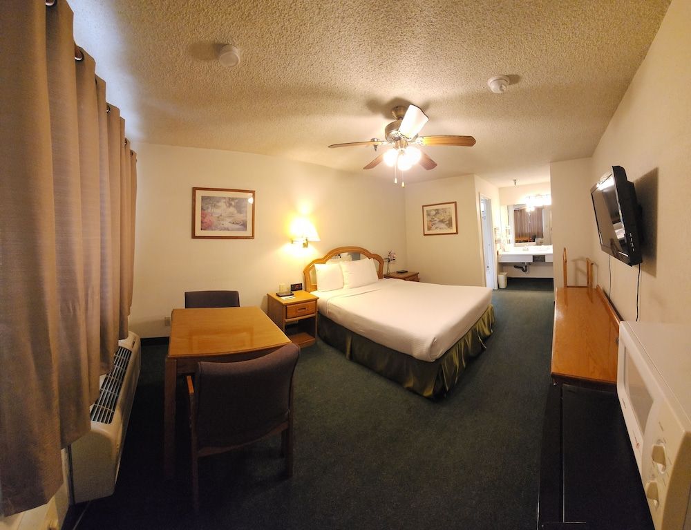 Formosa Inn Standard Room, Non Smoking 4