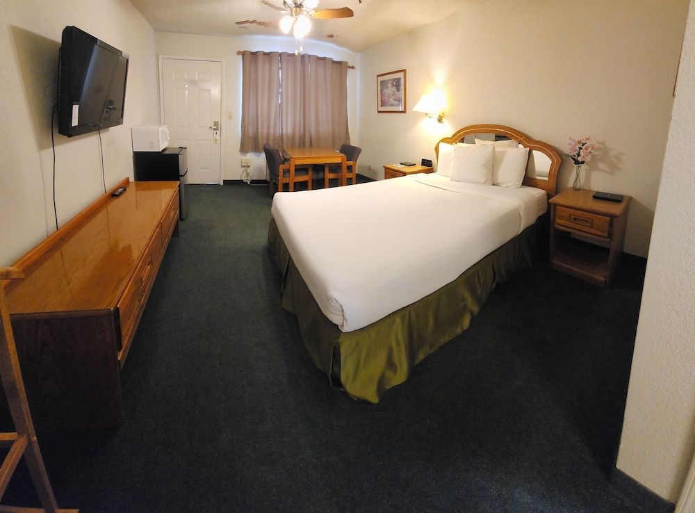 Formosa Inn Standard Room, Non Smoking 5